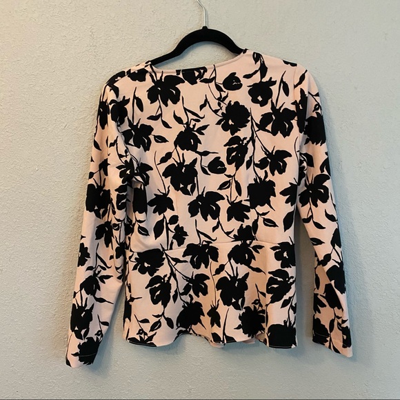 WHBM - Pink and Black Floral V Neck Blouse 😍 - Picture 4 of 6